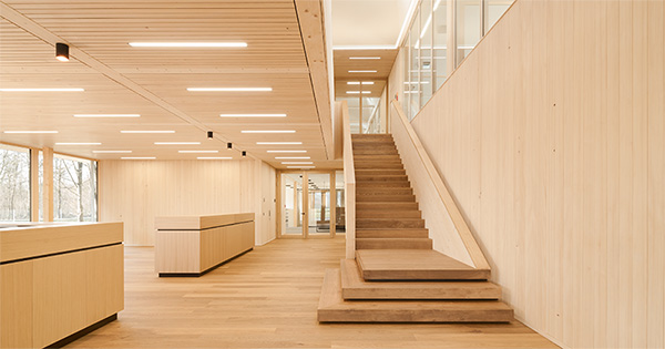 Verbautes Holz am Bürogebäude Gundremmingen